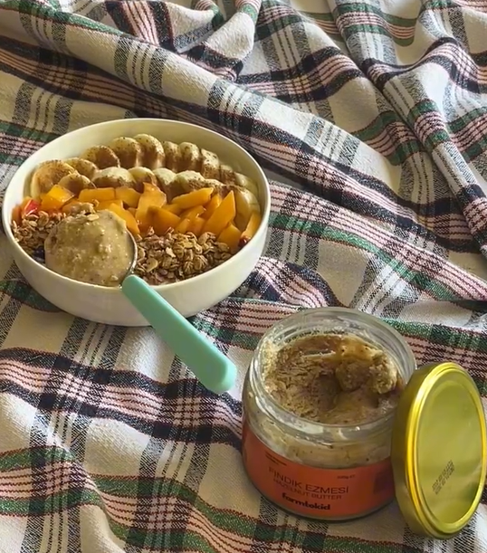 Fındık Ezmeli Smoothie Bowl